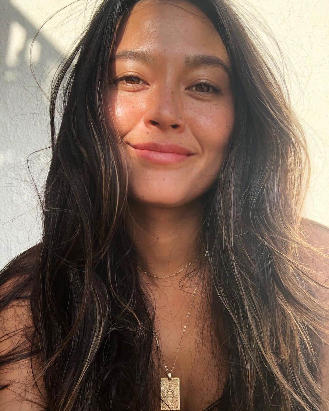 Tamikoのインスタグラム：「thank you sun and ocean therapy 〰️ skin a few shades darker, heart a million shades brighter. 太陽と海のセラピー。前より肌焼けてる、前より心がウキウキしてる。内から幸せになれる事をするのが大事✨」
