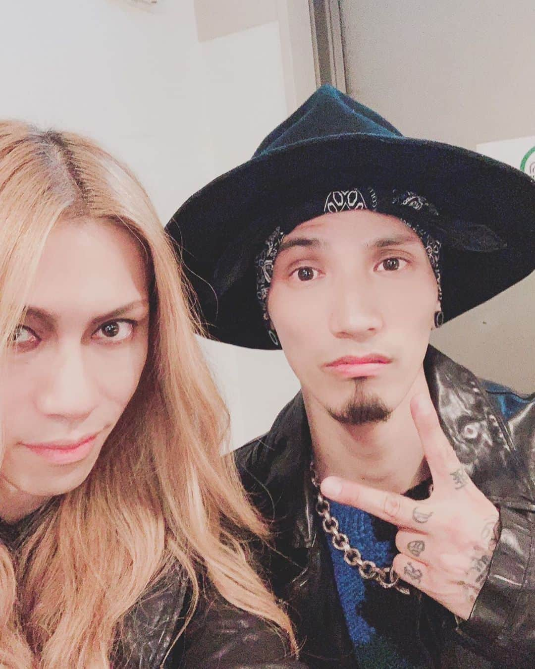 清水亮さんのインスタグラム写真 - (清水亮Instagram)「With Die from @direngrey_official  敬愛する美し過ぎる兄貴😝 #isamukatayamabacklash  #backlashnight」10月9日 14時07分 - coldrain_rxyxo_bass