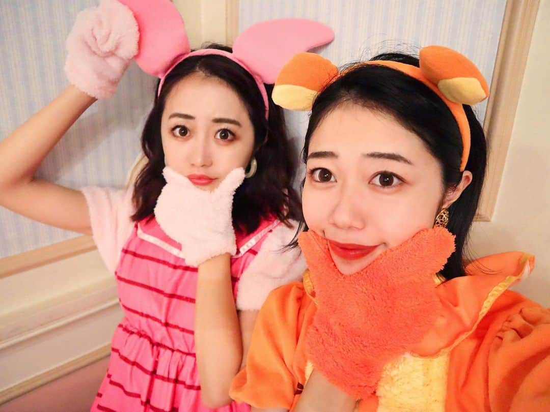 中島奈津希さんのインスタグラム写真 - (中島奈津希Instagram)「🐷❤️🐯﻿ ﻿ ﻿ ﻿ ﻿ ﻿ ﻿ ﻿ ピグレット姉👶🏻(@nakajima_ayano )﻿ と﻿ ティガー妹👩🏻(@nakajima_natsuki )﻿ ﻿ ﻿ ﻿ ﻿ ﻿ この前ふたりで﻿ #プーさんバウンド したから﻿ 今回はふたりとも﻿ プーさんじゃない仮装にしたよ🐷❤️🐯笑﻿ ﻿ ﻿ ﻿ ﻿ ﻿ ﻿ ﻿ ﻿ ﻿ ﻿ お姉のサイズ感のおかげで﻿ めちゃくちゃピグレット似合ってる😂😂❤️🐷笑﻿ ﻿ ﻿ ☁️☁️☁️☁️☁️☁️☁️☁️☁️☁️☁️☁️☁️☁️☁️﻿ #disneysisters_jp ﻿ #中島姉妹 ﻿ #東京ディズニーランド ﻿ #ディズニーハロウィーン」10月9日 14時13分 - nakajima_natsuki