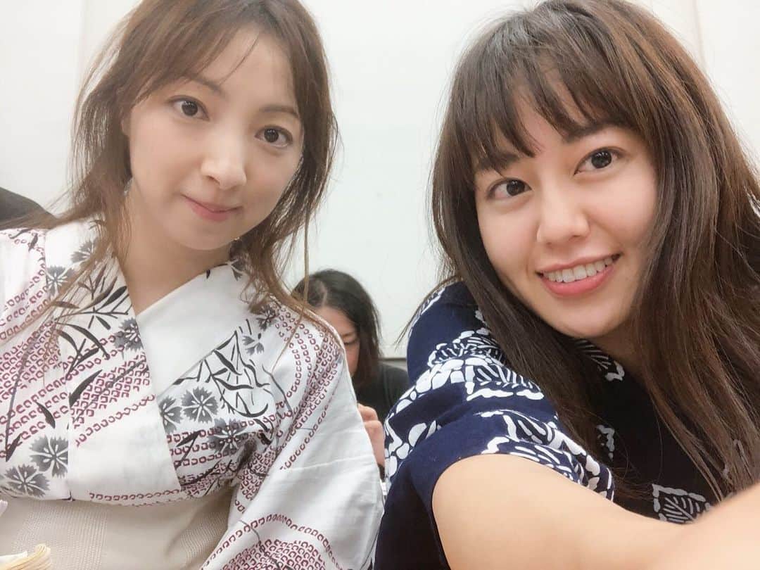 白羽ゆりのインスタグラム：「里見八犬伝最終稽古でした。  伏姫と玉梓の2役ということもあり、演出の深作さんと話し合いながら、もがいて挑戦して…役と必死に向き合っていたら、あっという間に稽古も終了。  ハ犬士のみんなのパワーも凄いです！！ 写真は、かれんちゃん。ずっと隣の席でした。一生懸命で優しくてほっこりする存在。  台風が来るということで、皆さんも気をつけて下さいね。」