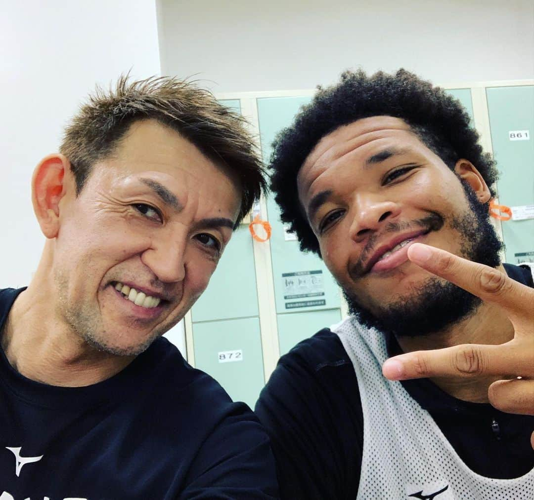 折茂武彦さんのインスタグラム写真 - (折茂武彦Instagram)「He is a good person!!!!🏀 . #レバンガ北海道 . #KennedeyMeeks . #折茂武彦」10月9日 15時22分 - takehiko_orimo