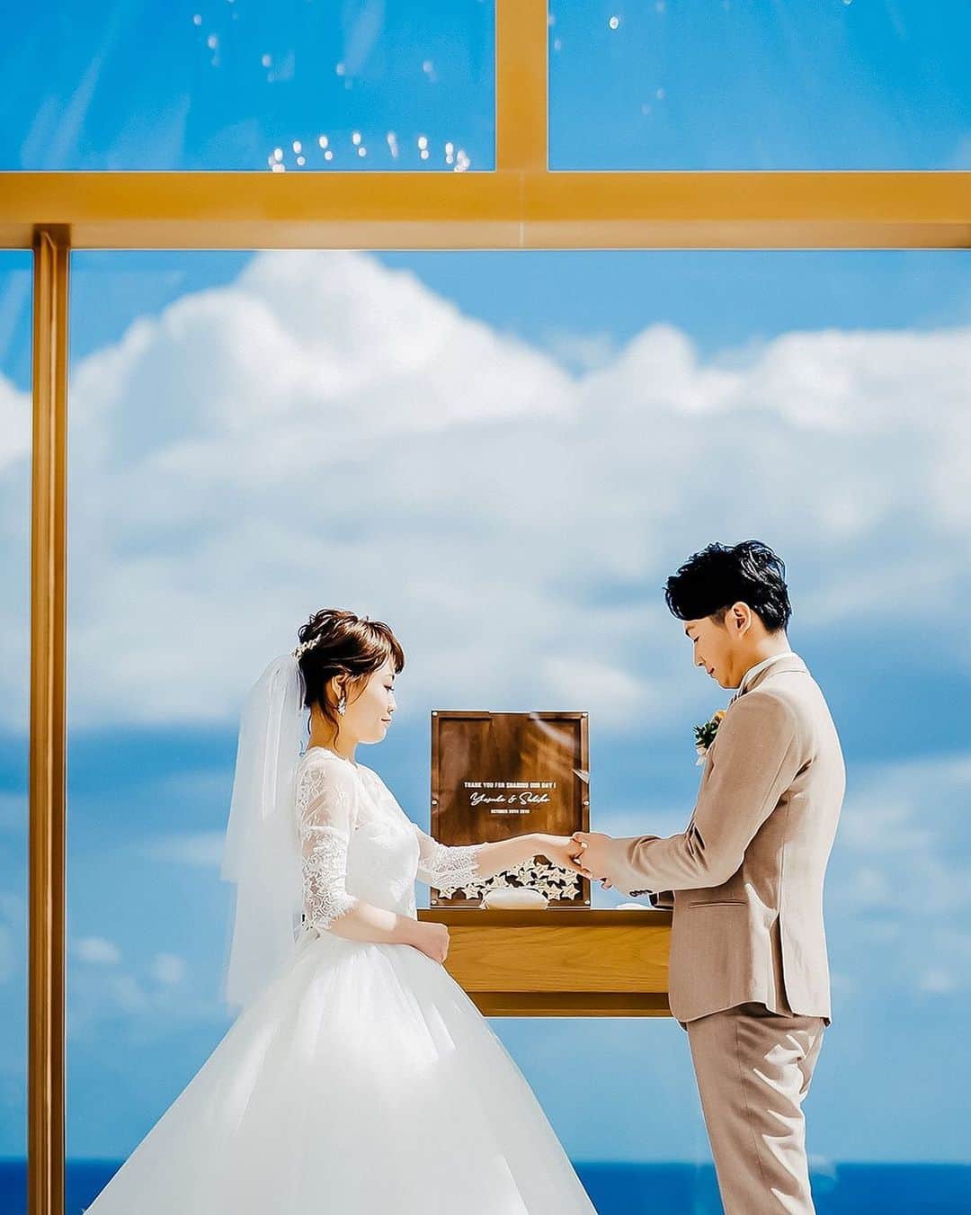ARLUIS WEDDINGさんのインスタグラム写真 - (ARLUIS WEDDINGInstagram)「. リゾートウエディングはアールイズウエディング。 \\ 吉岡里帆 出演！// 映え婚メイキングムービー公開中。 あなたに、「映え」あるウエディングを。 . #映え婚 #ARLUISWEDDING ————— 『#パノラマ大絶景』  結婚式は、人生の中で 最もたくさん写真を撮るイベントのひとつ。  家族や友だち。憧れのウエディングドレス。 美しい風景、料理、そこにあるすべてを 写真におさめたい。 SNSの時代ならなおさらです。  私たちは、そんな写真に対する、 一生懸命な想いを応援したい。 そのために、最高の一瞬を切り取るための たくさんのアイデアを発信します。  あなたに、「映え」あるウエディングを。 ---------- アールイズウエディングでは、 ﻿ 結婚式当日はもちろん、 ﻿ おふたりのリゾートステイをご提案♥ ﻿ アールイズのリゾートウエディングが、﻿ 幸せな旅でありますように。﻿ . #アールイズウエディング  #arluiswedding のハッシュタグをつけて、 ﻿ 投稿・発信してくださいね✈﻿ 公式IGでリグラムさせていただきます✨.﻿ >>> @arluiswedding −﻿﻿ #吉岡里帆 #フォトジェニック #インスタ映え −﻿﻿ #wedding #resortwedding #beachwedding #weddingphoto #ウエディング #美らの教会 #沖縄挙式 #沖縄リゾートウェディング #沖縄ウェエディング #ザギノザリゾート #ギノザリゾート #リゾートウエディング #ウェディングドレス #ウエディングフォト −﻿﻿ #ロケーションフォト #リゾートウエディング #リゾートフォト #リゾート挙式 #リゾ婚 −﻿﻿ #美らの教会 #撮影指示書」10月9日 17時29分 - arluiswedding
