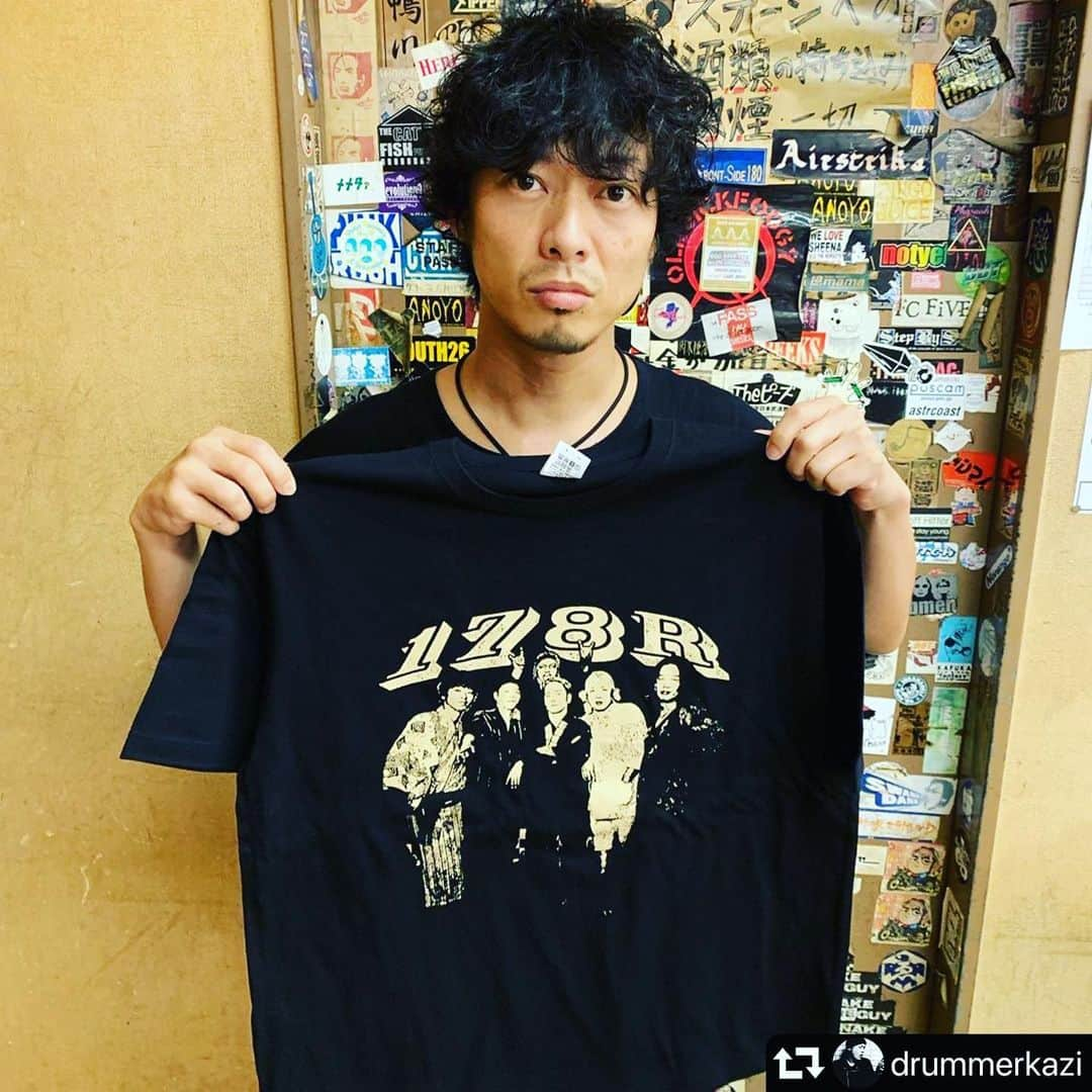 ミヤ さんのインスタグラム写真 - (ミヤ Instagram)「#repost @drummerkazi ・・・ なかなかパンチのある限定Tシャツも発売します。  #178R」10月9日 18時15分 - miyaguchi