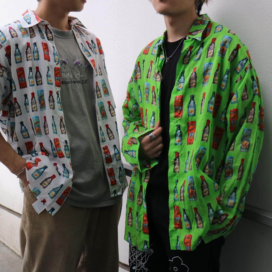 Vintage Brand Boutique AMOREさんのインスタグラム写真 - (Vintage Brand Boutique AMOREInstagram)「Versace cotton shirts. The size of the white shirt is S. The size of the green shirt is L.  Free Shipping Worldwide✈️ ✉️ info@amorevintagetokyo.com  #ヴィンテージ #ヴィンテージプラダ#ヴィンテージブランドブティック #アモーレ #アモーレトーキョー #表参道 #東京 #vintageprada #vintage #pradavintage #tokyo #japan #aoyama #omotesando #amore #amoretokyo #vintageshop #boutique #vintageboutique」10月9日 18時11分 - amore_tokyo