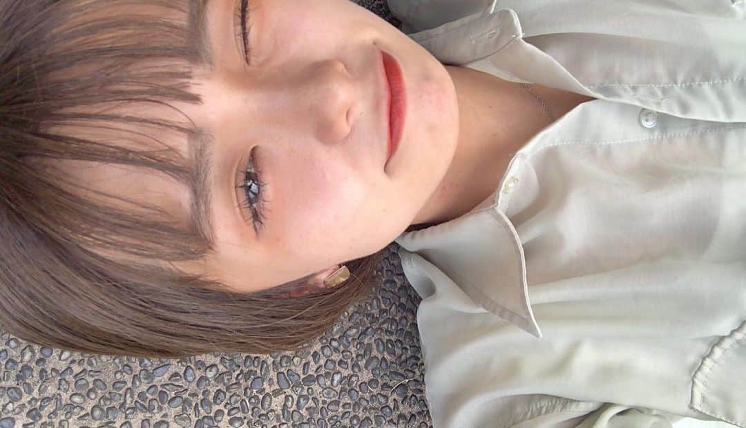 足立佳奈さんのインスタグラム写真 - (足立佳奈Instagram)「岡山で、アスファルトに寝転んでいた。🤙🏻」10月9日 18時12分 - kana1014lm