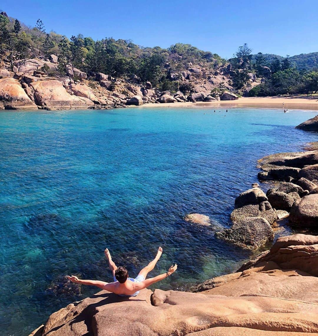ジェイク・ドランのインスタグラム：「Stoked to be back on track, also check out paradise 🏝 #recovery」