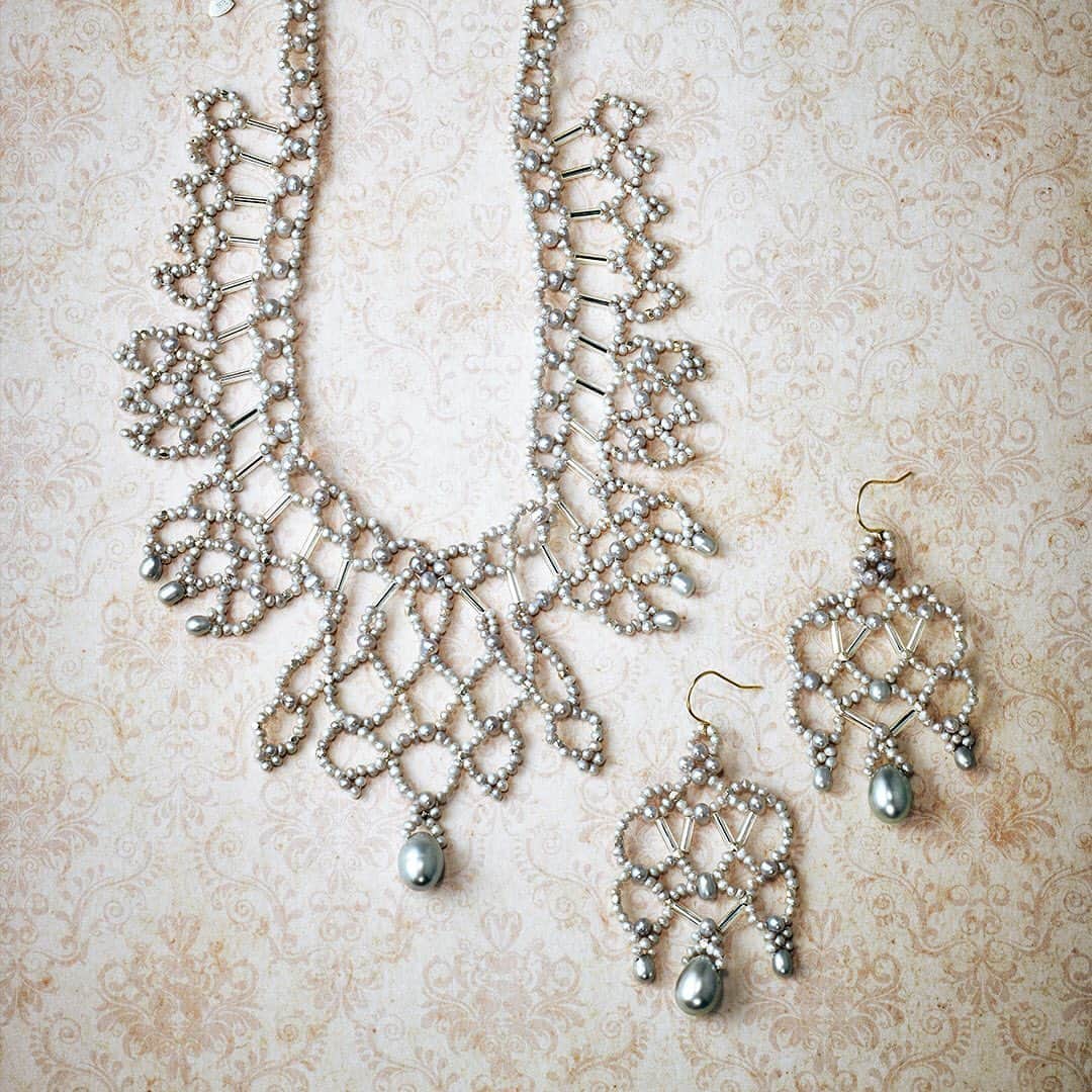 ageteさんのインスタグラム写真 - (ageteInstagram)「.﻿ 【2019 Winter Collection_PEARL】 ﻿ ドレスのような繊細さと華やかさが上品な淡水パールのネックレス。 ﻿ ﻿ 古代、中世からのエッセンスに今の感覚を宿した斬新なデザインは、存在感のあるジュエリースタイルを完成させてくれます。﻿ ﻿ #agete #jewelry #accessory #pirced #necklace #winter #collection #newarrivals﻿ #アガット #ジュエリー #アクセサリー #ピアス #ネックレス #冬 #コレクション #新作」10月9日 18時18分 - agete_official