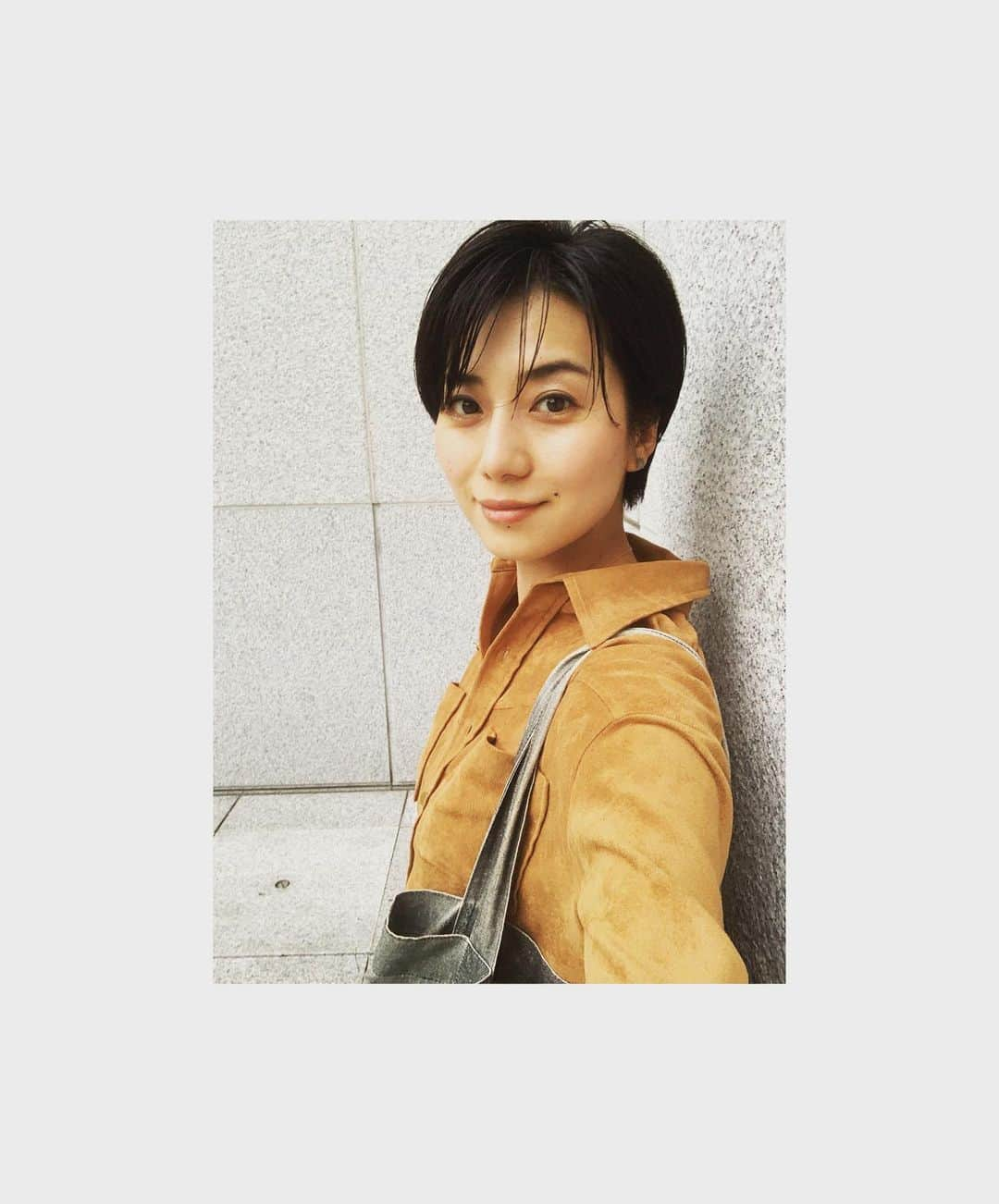 井上貴美さんのインスタグラム写真 - (井上貴美Instagram)「. 沢山のフォローありがとうございます😆 . . 本日の日本テレビnews every. 「元アスリートの店」 . . ご主人は、元競輪選手の栃窪保さん。 高崎にあります「とちの木」さんにお邪魔しました！ . . なんとも家庭的で、母の味を思い出すお店。ほっこりした〜。 . . 先日の衣装。 大好きなグレースコンチネンタル。 @grace_continental.div  スウェード生地が一気に秋らしい🍁 . 沢山の秋を感じましょ〜！ . . #日本テレビ #newsevery #特集 #美味しいご飯 #ハンバーグ #とちの木 #gracecontinental #diagram」10月9日 18時51分 - takami__213