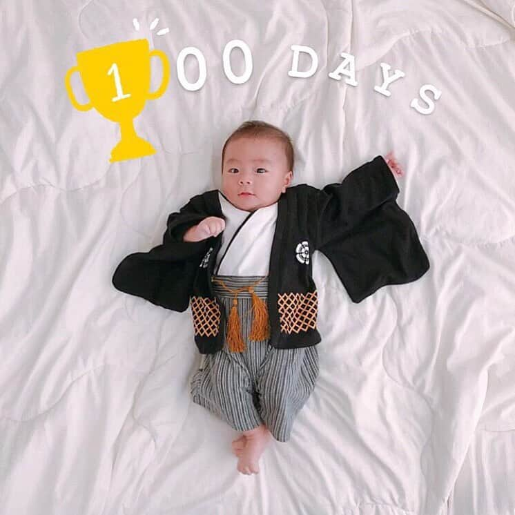 yoshiyaさんのインスタグラム写真 - (yoshiyaInstagram)「2019/10/09☀️ ㅤㅤㅤㅤㅤ  100 days celebration 👶🏽   ㅤㅤㅤㅤㅤ あっという間に首も座っちゃって こぉ〜とかうぅ〜って話しかけて来て癒されております♡ ギャン泣きからのやっと寝ついた時の幸せそうな寝顔見てると…♡ swipe  2枚目はセミヌード  3枚目は袴姿  1,2or3？  これから彗叶はどんな子に育つのか…♡ 親バカのpostにお付き合いありがとうございました♡  ㅤㅤㅤㅤㅤㅤㅤㅤ #パパコーデ #親子  ㅤㅤㅤㅤㅤㅤㅤㅤ」10月9日 19時40分 - 448_style