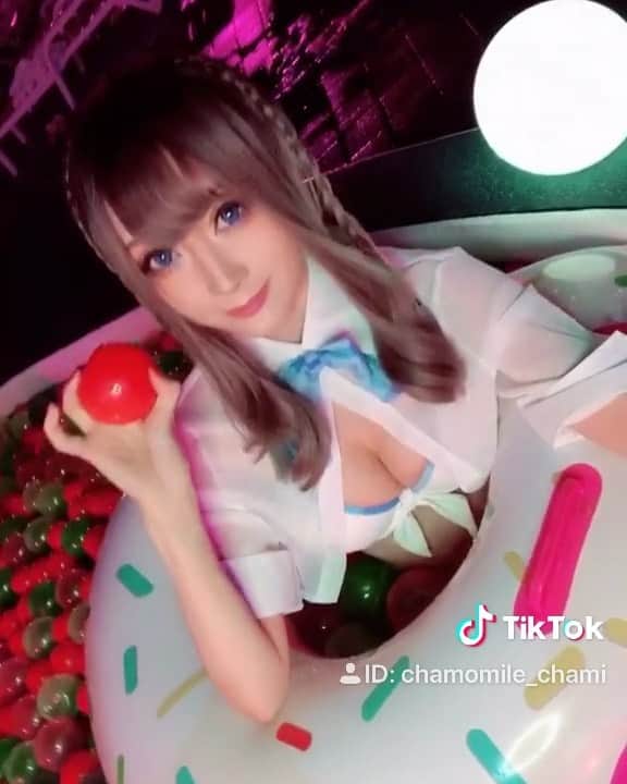 のインスタグラム：「#tiktok 毎日更新してます！！ http://vt.tiktok.com/d5H4gn/ インスタも更新！！ いつもいいねやコメント、拡散 ありがとうございます🥰🥰🥰 #cosplay #コスプレイヤー」