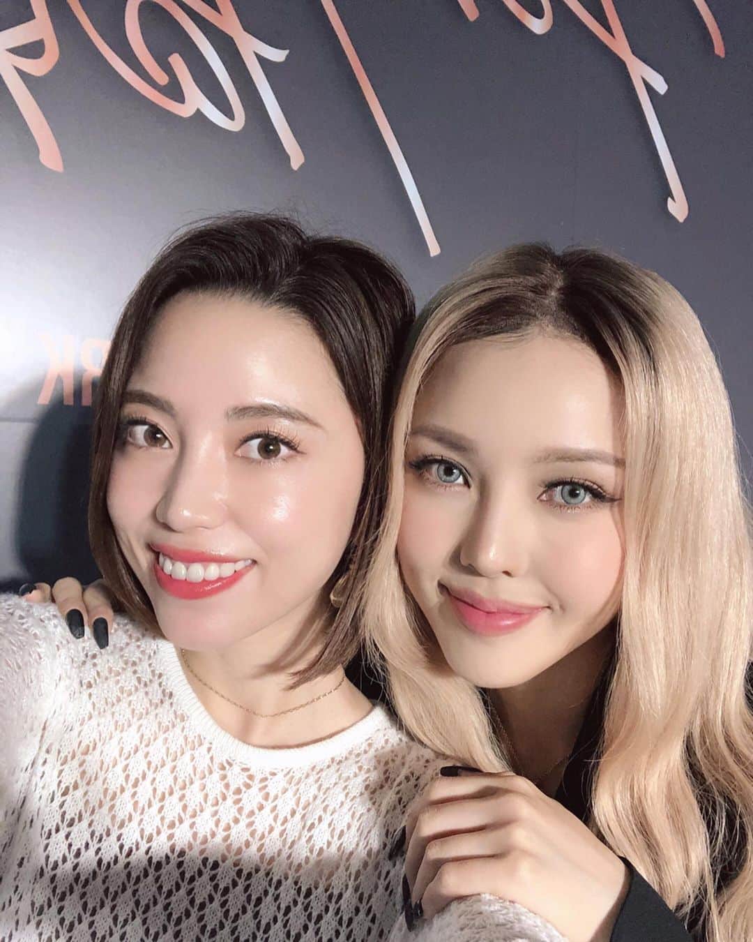 佐藤優里亜さんのインスタグラム写真 佐藤優里亜instagram Ponysmakeup Maccosmetics Ponyちゃん来日イベント 完璧な隙のないメイクアップ 陶器のような肌にさり気ない陰影をつけて印象的な目元と口元 あまりの可愛さに まさかのセルフィーで