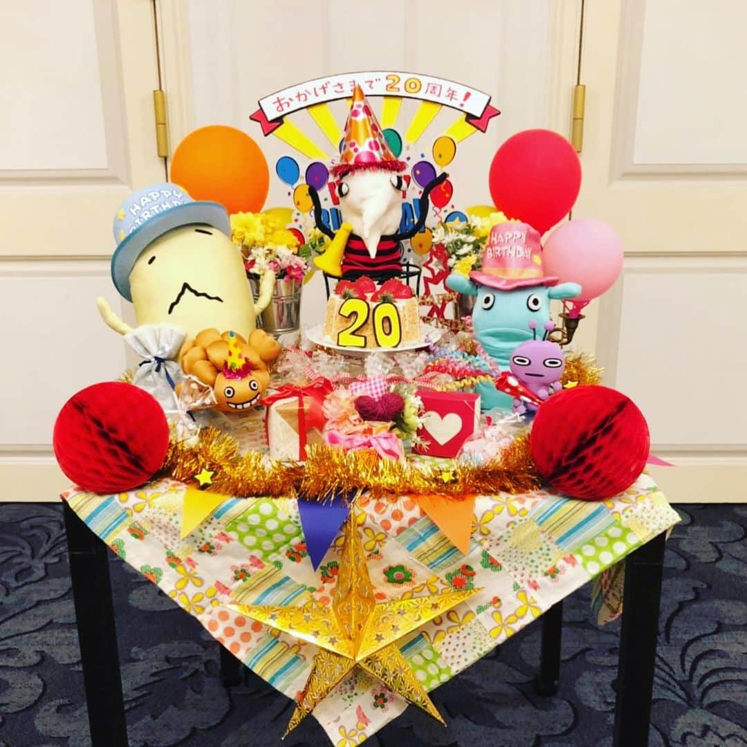 モモコさんのインスタグラム写真 - (モモコInstagram)「ちちんぷいぷい20周年パーティが盛大にありました💕 懐かしのスタッフからタレント、歌手、料理人いっぱい集まりました！映像流れたけどみんな若い〜😊 ずーっとお世話になってます！ これからもよろしくお願い申し上げます。  #ハイヒールモモコ #👠 #👠🍑 #CHANEL #シャネラー #グルメ #ちちんぷいぷい #20周年 #パーティ#MBS」10月9日 20時27分 - highheel_momoko