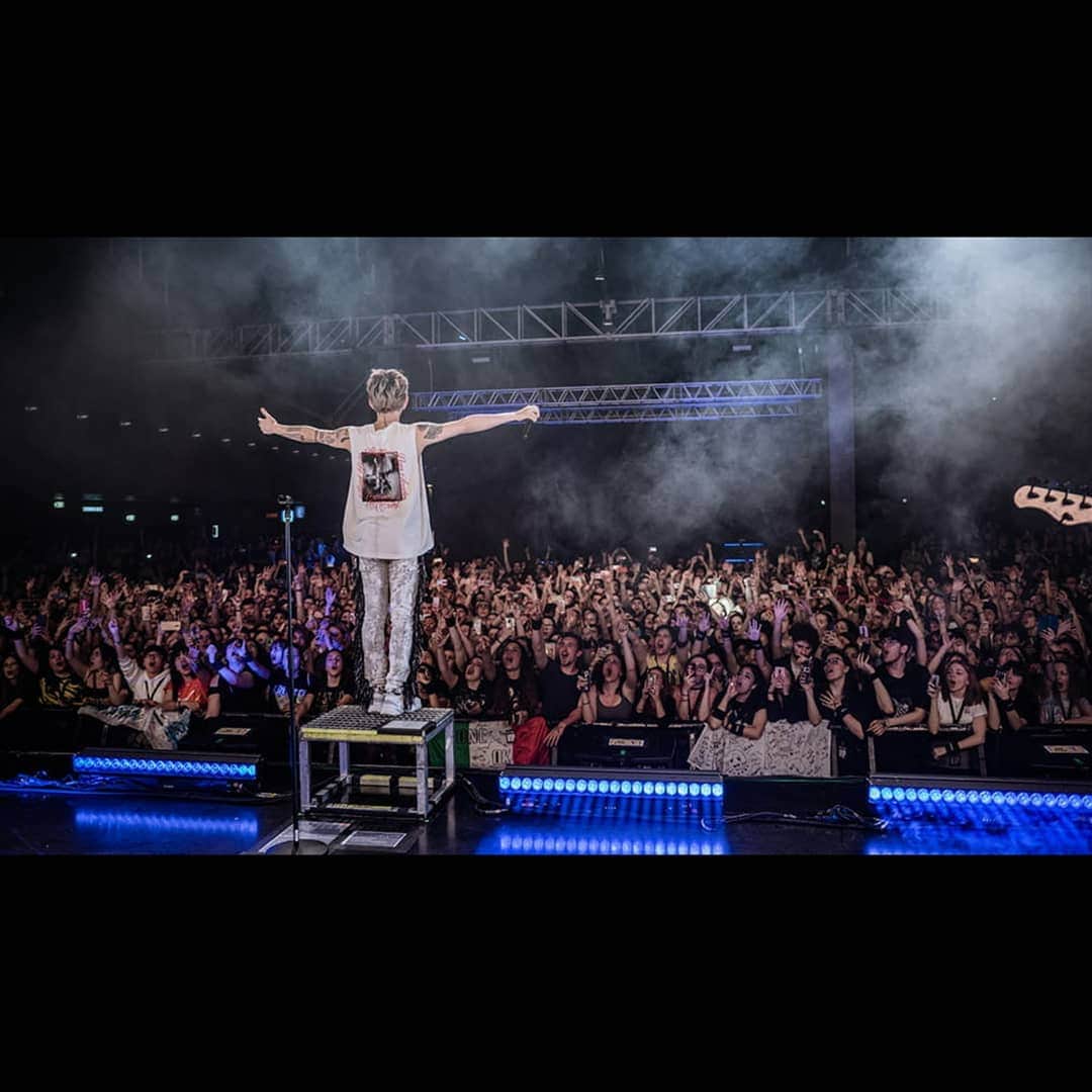 ONE OK ROCK WORLDさんのインスタグラム写真 - (ONE OK ROCK WORLDInstagram)「ONE OK ROCK World Tour Document 2019年10月19日（土）午後11時00分〜11時58分 是非チェックしてください _ ONE OK ROCK World Tour Document October 19, 2019 (Sat) 11:00 pm-11:58 pm Please check it out  #repost from @10969taka #nhk総合 #oneokrockofficial #10969taka #toru_10969 #tomo_10969 #ryota_0809」10月9日 20時48分 - oneokrockworld