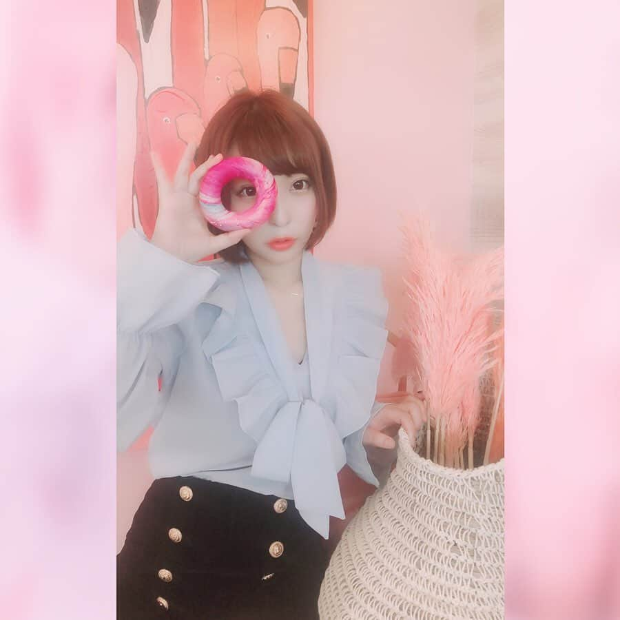 まいてぃ（粕谷まい）さんのインスタグラム写真 - (まいてぃ（粕谷まい）Instagram)「🍩💕 ・ twitter強化中 ・ ID @ koro_2525 ・ ・ ・ ・ ・ ・ #sweet #sweets #🍩 #ドーナツ #グラビアアイドル #グラドル #粕谷まい #恵比寿マスカッツ #l4l #japanese #japanesegirl #japanesegravure #asiangirls #japaneseidol #cute #gravureidol #写真好きな人と繋がりたい  #ショートヘア #tokyo #japan #me」10月9日 21時05分 - maity_0917