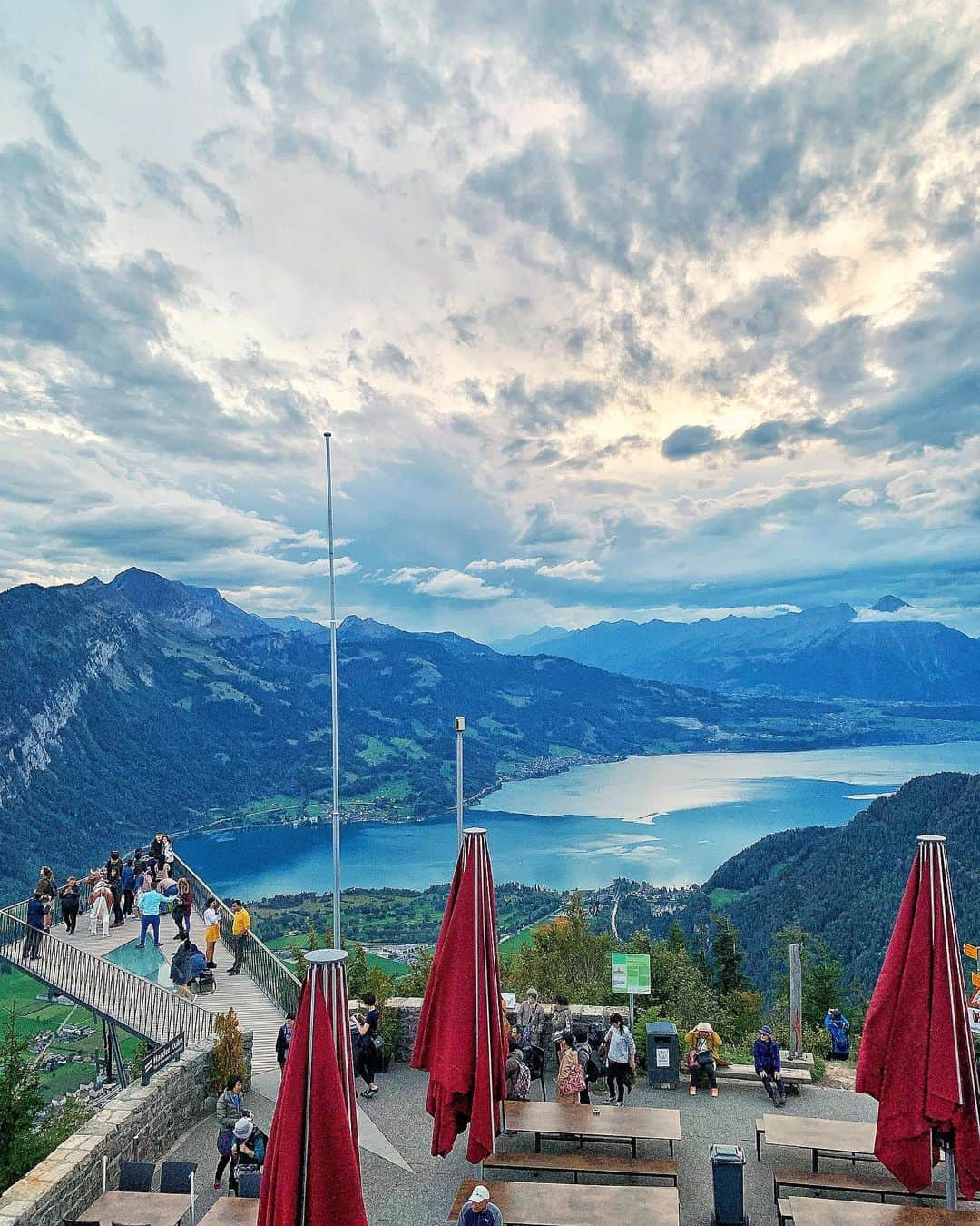 Wonderful Placesさんのインスタグラム写真 - (Wonderful PlacesInstagram)「Amazing sunset at ✨@harderkulm✨ Switzerland ❤️❤️❤️ @myinterlaken  @myswitzerland .  Pics by @cbezerraphotos & @_letstravel_  #harderkulm #interlaken #inlovewithswitzerland」10月9日 21時16分 - wonderful_places