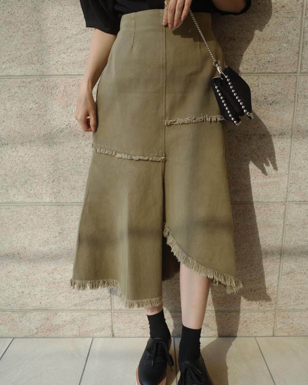 前田希美（まえのん）さんのインスタグラム写真 - (前田希美（まえのん）Instagram)「人気で完売したこのスカート、、 なんとなんと、新色作ったので 近々販売します。  新色はこのブラウンです。 これからの季節にぴったりなカラー☺︎︎ ブラウン好きすぎて、インスタの投稿 ブラウンの私服率高めです。笑  今日も私服で着ちゃいました。 お楽しみに～☺︎ #のんの私服 #NWITH #エヌウィズ #新作 #ootd #fashion #instafashion #style #fashionista #fashiontrends #code #vintage #ファッション #今日のコーデ」10月9日 21時45分 - maeda_nozomi