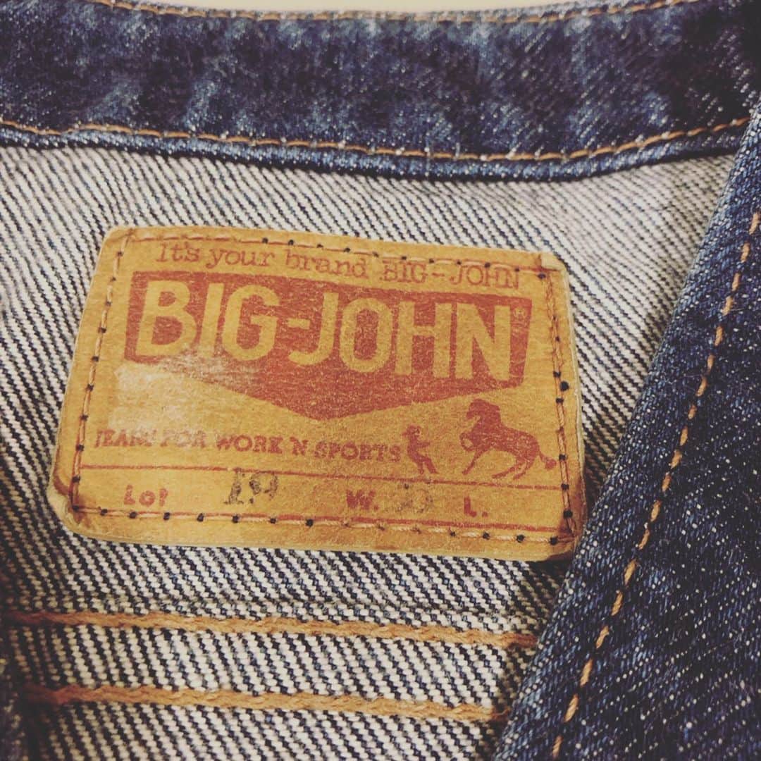 BIG JOHNさんのインスタグラム写真 - (BIG JOHNInstagram)「スタッフmatsuです。 私のBIG JOHNコレクション。 1970年代から1980年代のキッズベストです。 Mickeyが刺繍されてます。  @bigjohnshop  @bigjohntokyo  @bigjohnosaka  #bigjohn #denim #jeans#bigjohnjeans #japan #okayama#kurashiki #kojima #rare #セルビッチ #setouchi #ビッグジョン  #岡山 #matsu#mickeymouse #キッズ #ベスト #刺繍」10月9日 21時50分 - bigjohnjeans