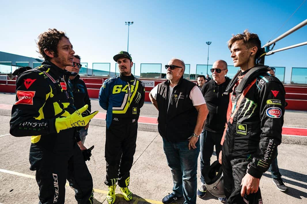 バレンティーノ・ロッシさんのインスタグラム写真 - (バレンティーノ・ロッシInstagram)「Road to Abu Dhabi  Test at @misanoworldcircuit with the Ferrari 488 GT3 of @kessel_ch Racing,getting ready for the Gulf 12H 📸 by @camilss」10月9日 22時12分 - valeyellow46