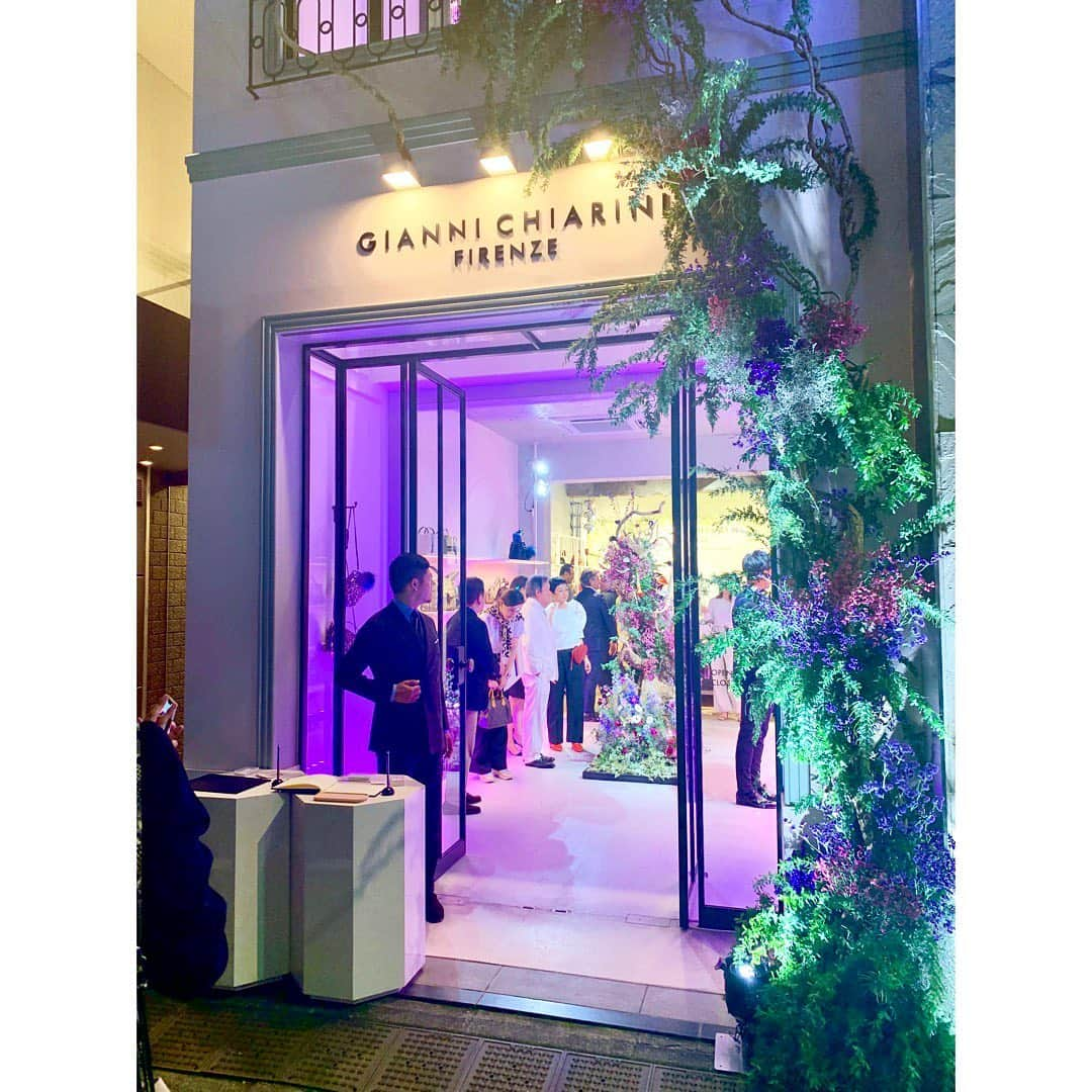 中田奈沙さんのインスタグラム写真 - (中田奈沙Instagram)「GIANNI CHIARINI GINZA 1st Anniversary party🍸✨ @giannichiarini_jp #ジャンニキアリーニ 銀座店の 1周年記念パーティーへ皆で❤️ * * #giannichiarini #bag #2019aw #me #model #friends #sisters #ginza #tokyo #1stanniversary #reception #party #fashion #ootd #coordinate #outfit #instafashion #バッグ #ファッション #モデル #永瀬かおる #成田沙季 #中田奈沙 #中田有紀 #中田姉妹 #中田シスターズ #パーティー #1周年」10月9日 22時30分 - nasa_nakada