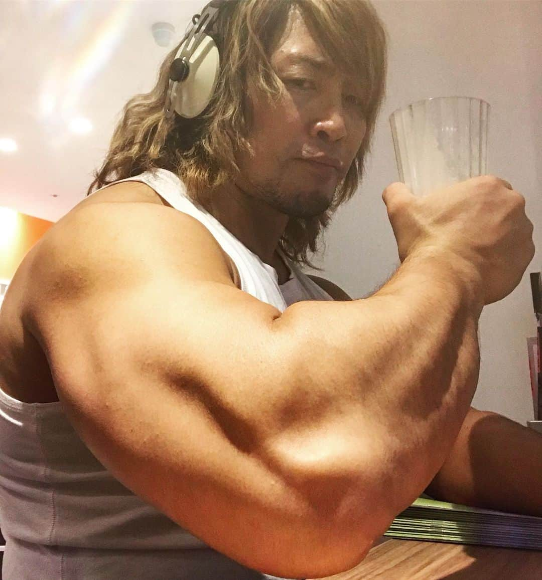 棚橋弘至さんのインスタグラム写真 - (棚橋弘至Instagram)「プロテイン飲む💪」10月9日 22時33分 - hiroshi_tanahashi