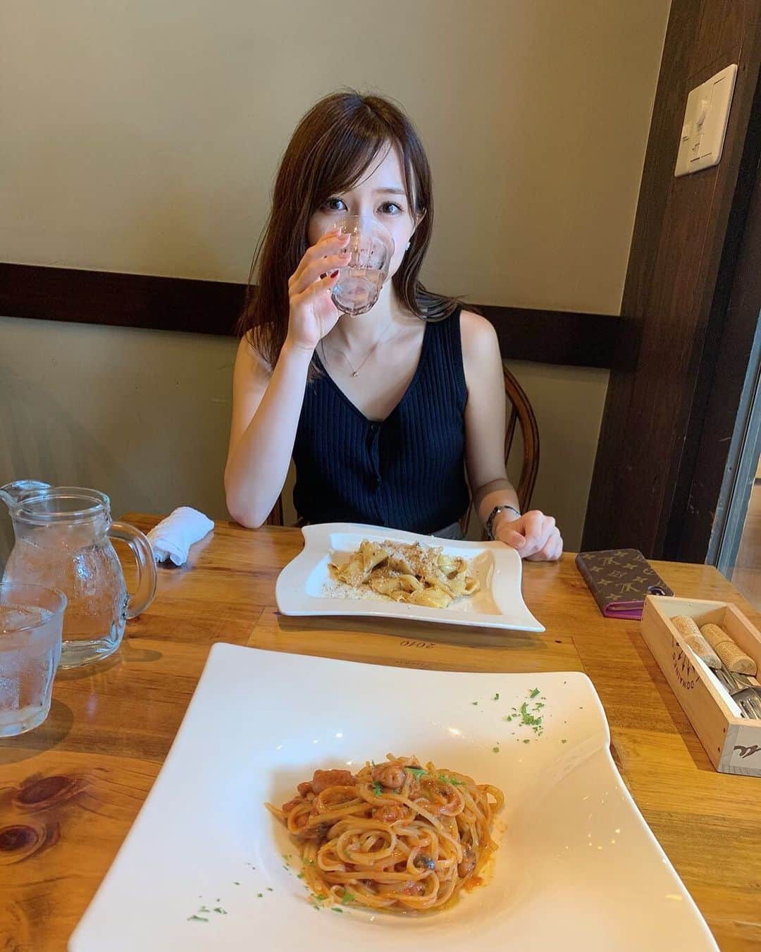 黒澤詩音のインスタグラム：「*﻿ ﻿ もう秋だから夏っぽい写真全てあげる。。﻿ ﻿ ﻿ #kobe #pasta #kobecafe #trip」