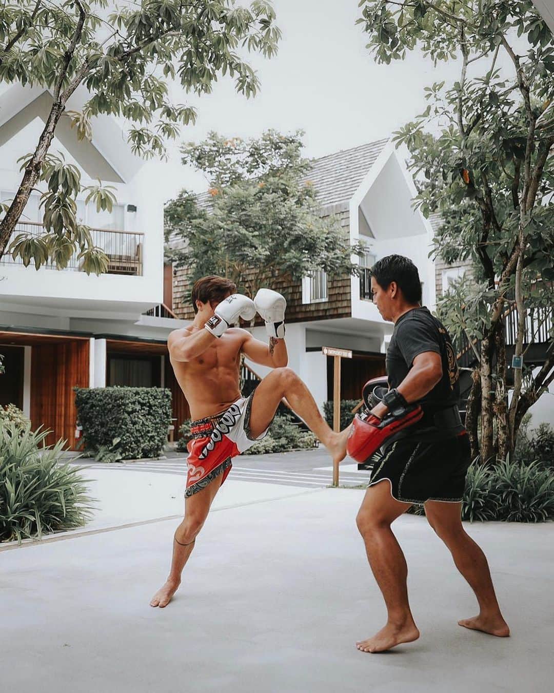 Enzo Cariniさんのインスタグラム写真 - (Enzo CariniInstagram)「Be true to yourself, because there are only a few people that will stay true to you,  @celes_beachfront @theasia.collective #celesbeachfrontresort #theasiacollective」10月9日 22時53分 - enzo_carini