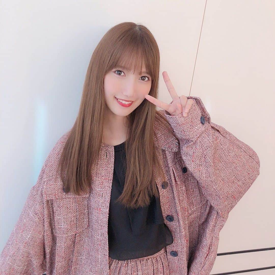 のインスタグラム：「@lily_brown_official の セットアップとっても可愛い💕 . 最近寒くなってきてやっと着れるから 嬉しいー☺️ . 3色あったから是非見てみて👗 . #ootd #リリーブラウン #lilybrown  #秋服 #セットアップ #コーデ」