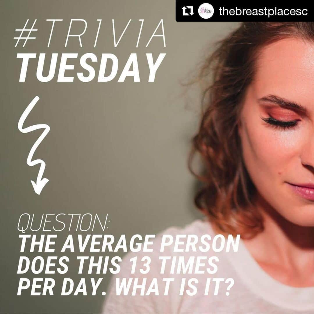 アマンダ・サイフリッドさんのインスタグラム写真 - (アマンダ・サイフリッドInstagram)「#Repost @thebreastplacesc ・・・ It's time for #TriviaTuesday! The average person does this 13 times per day. What is it?」10月9日 23時06分 - mingey