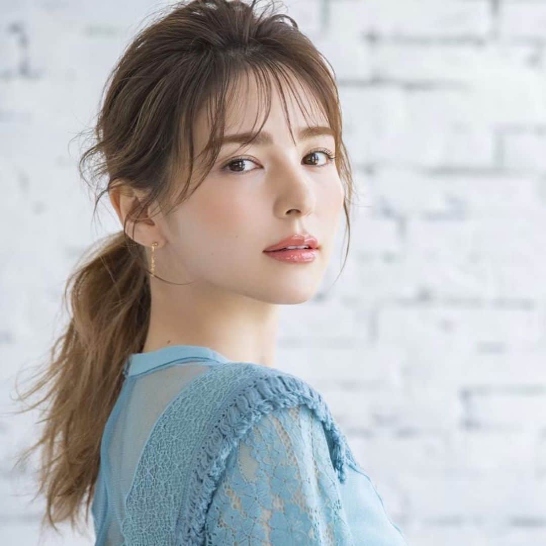スミス楓のインスタグラム：「私がイメージモデルを務めさせていただいているLIPS SHOT👄❤️ ﻿ ﻿ 話題のマイクロニードル🤭﻿ ぷるぷるになってボリュームアップ♡﻿ くすみもなくなる！お気に入りの商品です♡﻿ ﻿ 公式サイトから購入ができます🤳🏼﻿ 商品の詳しい説明も書いてあるから見てみてね😘﻿ ﻿ #lipsshot#リップショット#マイクロニード#mottolab  #モットラボ﻿#リップパック#リッププランパー#唇ケア#60秒でふっくら唇」