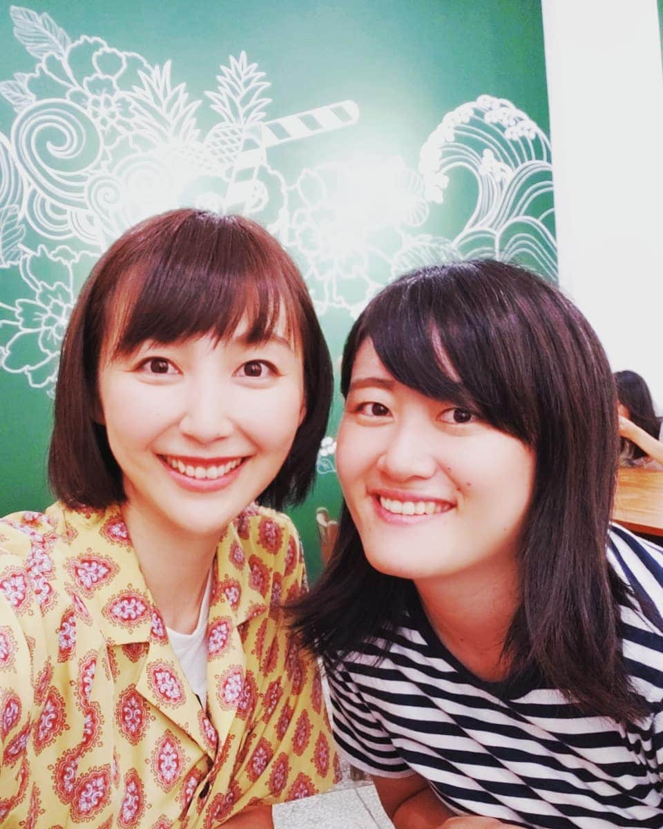 橋本真衣のインスタグラム：「. 台湾でした！🇹🇼 大学時代の友だちと🌼 . . #初台湾#初台北#タピオカの量#はんぱない#お茶美味#直美が中国語話すの#めちゃ頼もしかった#かっちょいいい」