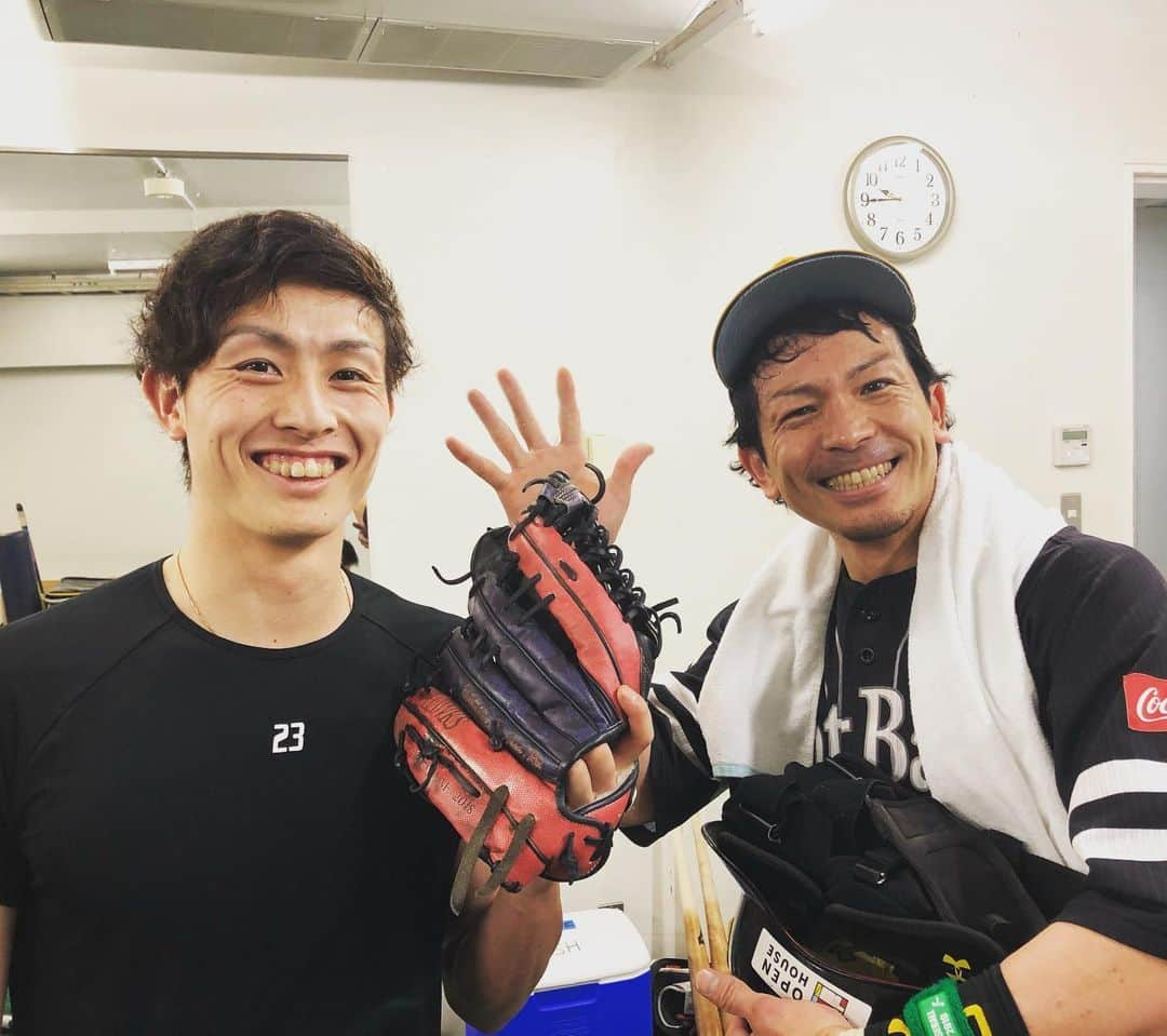 福岡ソフトバンクホークスさんのインスタグラム写真 - (福岡ソフトバンクホークスInstagram)「#今日のヒーロー #パーソルクライマックスシリーズパ#ファイナルステージ #2019年10月9日 #vs埼玉西武ライオンズ #モバイル公式サイトヒーローコメント #softbankhawks #ホークス #奪sh #松田宣浩 #周東佑京」10月9日 23時17分 - softbankhawks_official