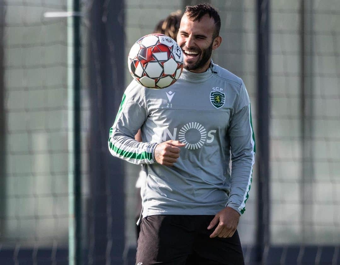 ヘセ・ロドリゲスさんのインスタグラム写真 - (ヘセ・ロドリゲスInstagram)「Trabajar con alegría es el secreto de la felicidad ⚽️✌🏽🤙🏽😄」10月9日 23時29分 - jeserodriguez10