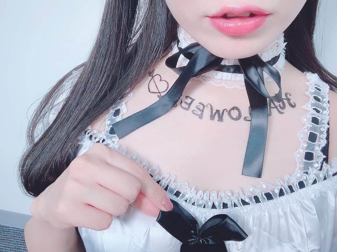 のインスタグラム：「🖤 🐇 🖤 🐇 (Ｕ 'ᴗ' )⊃ #halloween  #halloweencostume  #malymoon  #恋汐りんご #japanesegirl  #japaneseidol」