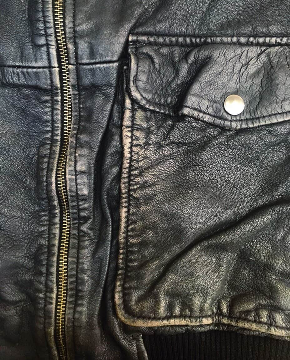 アンドレアダミーコさんのインスタグラム写真 - (アンドレアダミーコInstagram)「Genuine Leather. #LimitedEdition #Details #OnlyOnline 🔥 #damico #leatherjacket #jacket #genuineleather #keepyourenemiescloser」10月9日 23時53分 - damicostore