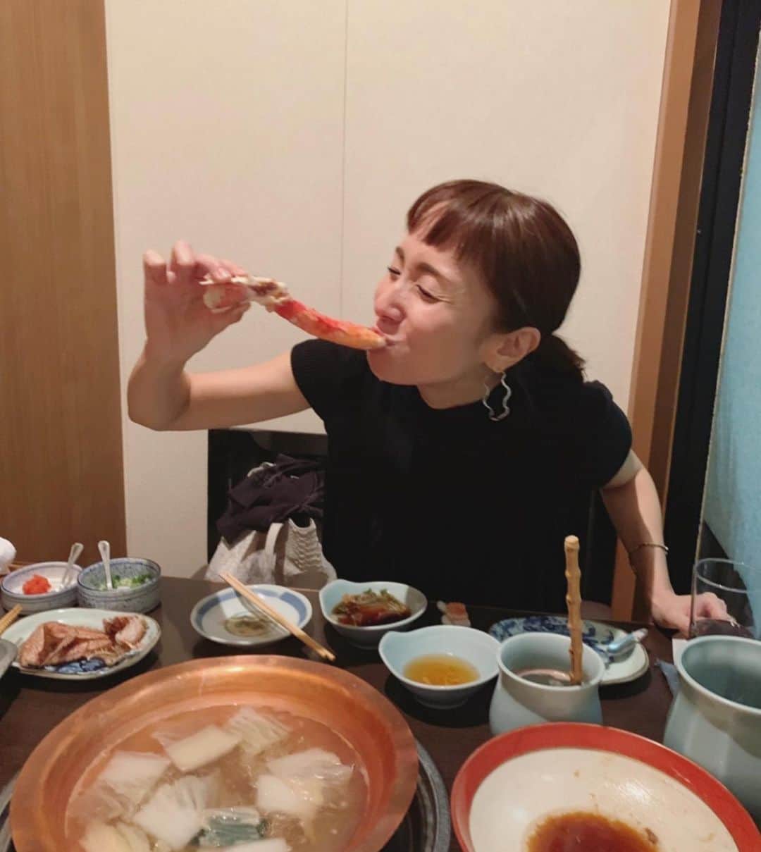 楊原京子さんのインスタグラム写真 - (楊原京子Instagram)「蟹三昧な幸せな夜🌙 なんて美味しいの!! ・ ・ #🦀　#蟹料理　#蟹鍋　#蟹しゃぶ　#蟹づくし　#麻布諒 #食欲の秋　#幸」10月10日 0時04分 - kyoko.yanagihara