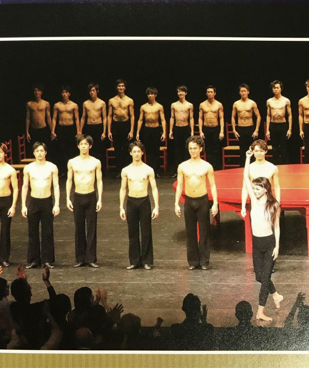 上野水香さんのインスタグラム写真 - (上野水香Instagram)「11月26日、一般公開はしていないのでみなさんにはご覧頂けないのですが、#札幌 にて#ボレロ を踊って来ます。。。 特別に大切なレパートリーの一つです。心を込めて舞台を務めたいと思います。  Will be dancing #bolero next month in #Sapporo #Hokkaido....❤️🖤 Photos Kiyonori Hasegawa」10月9日 23時58分 - mizukaueno