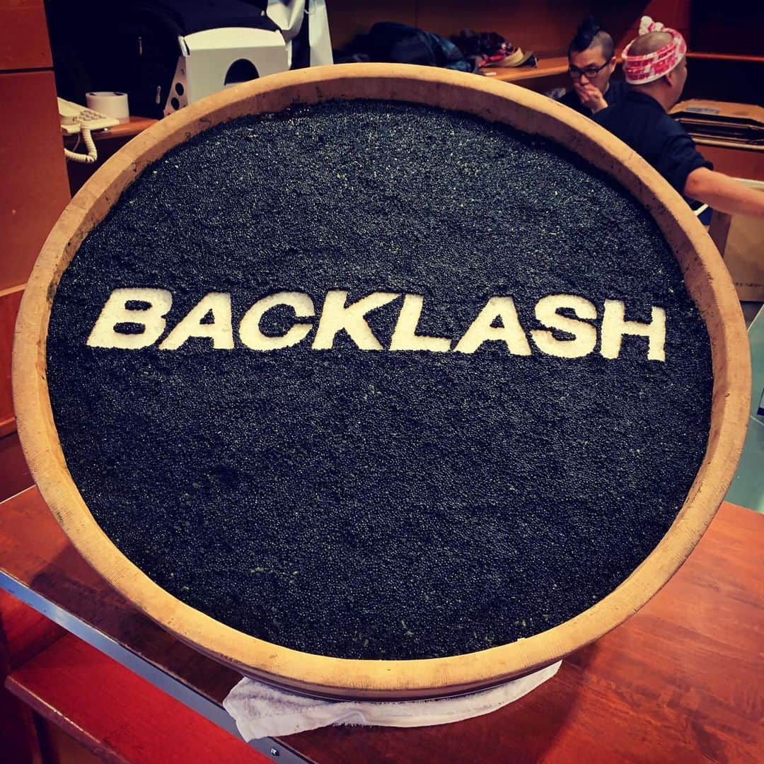 坂崎タケシのインスタグラム：「BACKLASHのキャビア寿司byなるきよ‼︎バタバタで食べそこないました笑。出演者やスタッフ用のお弁当とケータリングもなるきよでした。そりゃもう最高に美味しかった‼︎なるきよいつもありがとう‼︎」