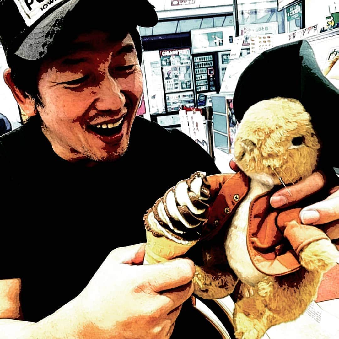 金本浩二のインスタグラム：「白い子熊や、小虎、アメショとか 好きやけど、ほんまは小さい頃から🐰が好きなんよ～😅」