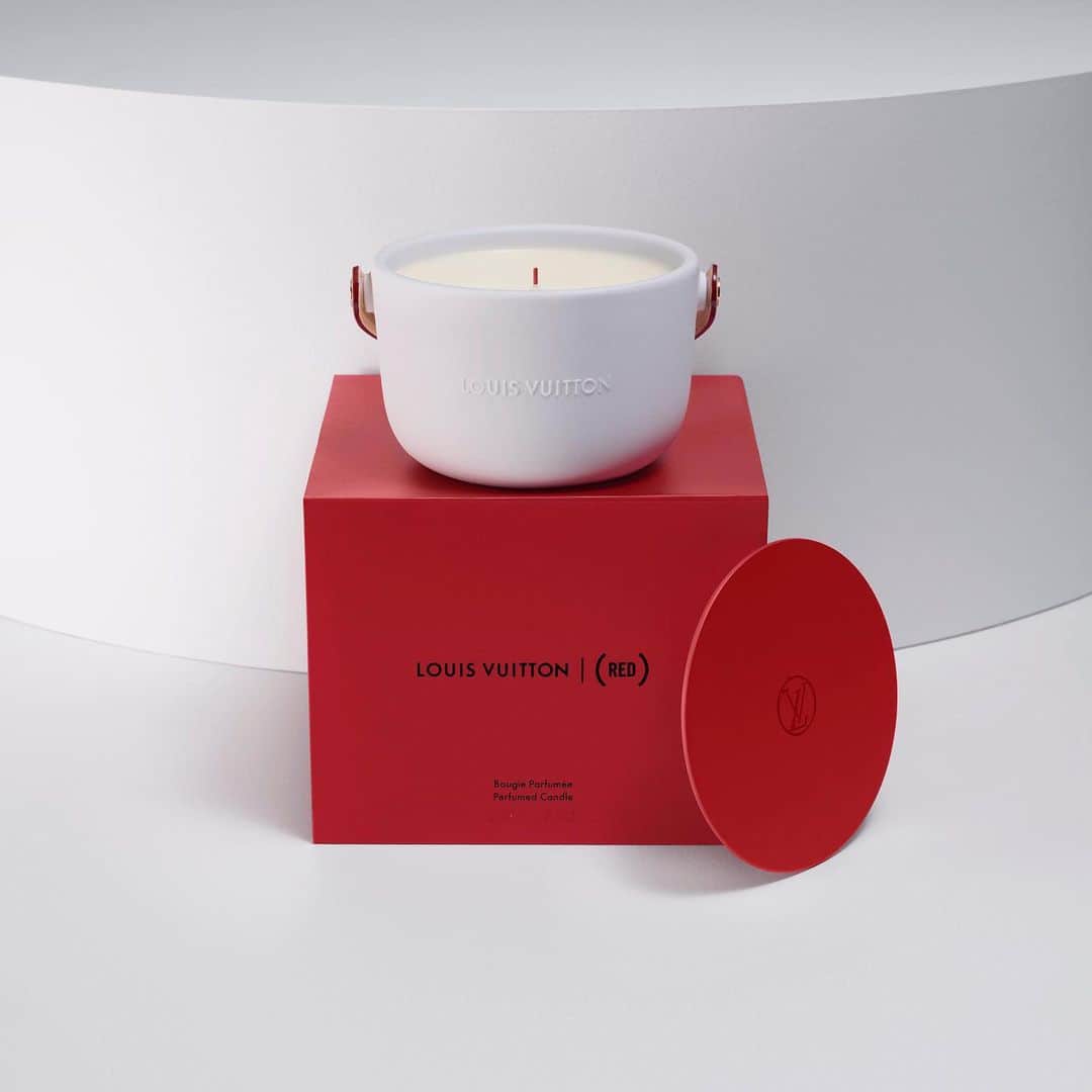 ルイ・ヴィトンさんのインスタグラム写真 - (ルイ・ヴィトンInstagram)「#LouisVuitton has created a new scented candle to support @RED, with a fragrance by Master Perfumer Jacques Cavallier Belletrud and a design by Marc Newson. Learn more about the Maison’s partnership with the Global Fund to fight AIDS via link in bio.」10月10日 0時38分 - louisvuitton