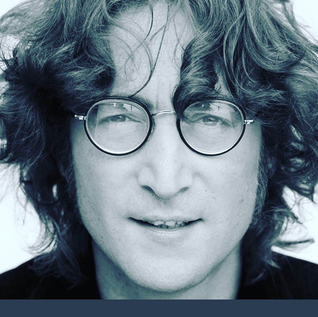 ジョーイ・バートンさんのインスタグラム写真 - (ジョーイ・バートンInstagram)「John Lennon would have been 79 today... #legend」10月10日 0時45分 - joey7bartonofficial