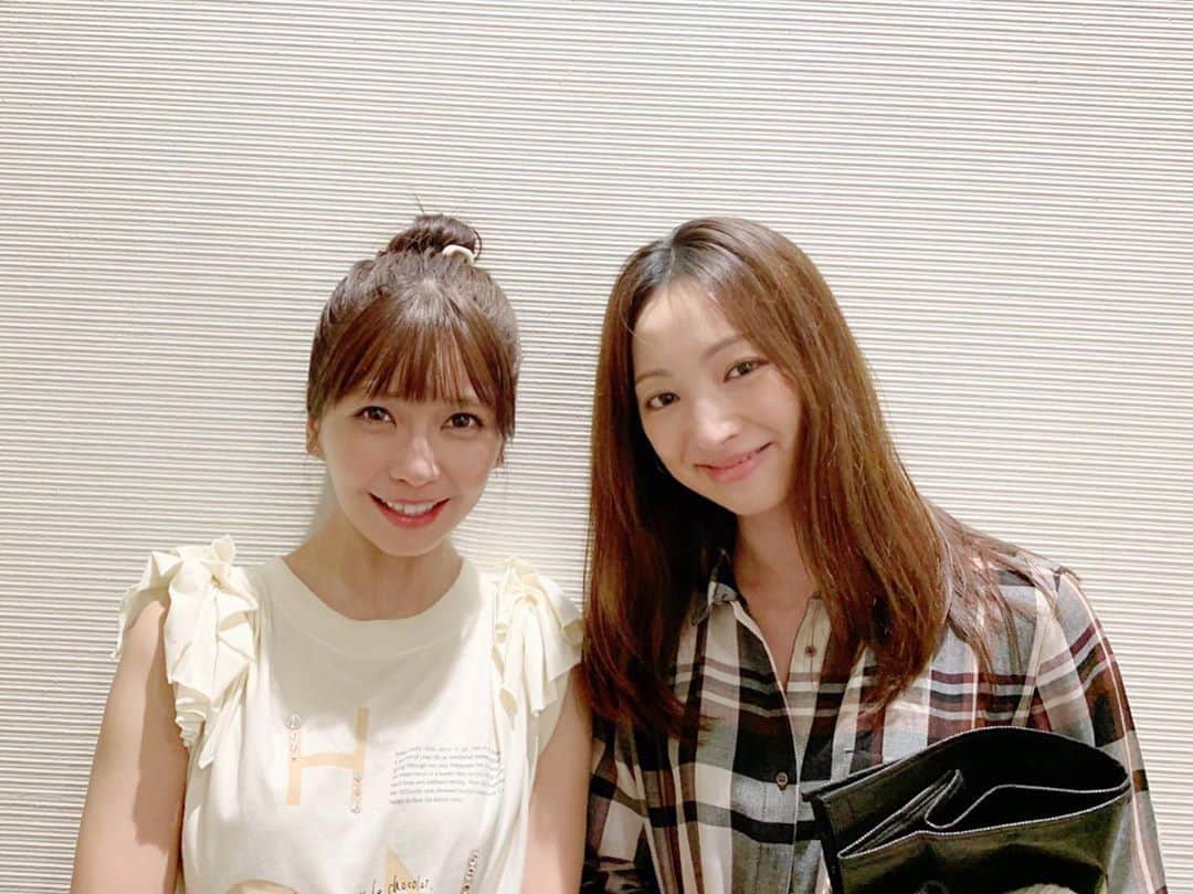 白羽ゆりのインスタグラム：「AAA宇野ちゃんのハニーストーリーファイナルコンサートに行ってきました。  やっと会えた宇野ちゃん💕  可愛い格好良い凄い。 はい。本当に凄かった！  そして、会場の雰囲気がとっても温かった。私はずっと泣きっぱなし😭😭😭 どの歌詞も心に突き刺さった。  パフォーマンスはもちろん、誠実さ真面目さ一生懸命さ。全てに拍手を送りたい！  ツアーお疲れさまでした✨✨」