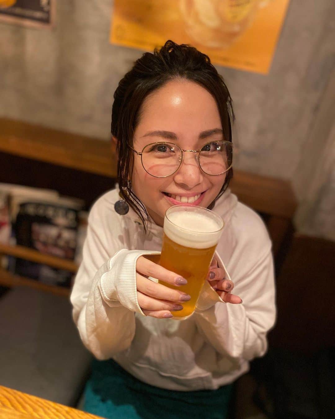 寺田有希さんのインスタグラム写真 - (寺田有希Instagram)「今日もお疲れ様！！！ 乾杯🍻🤤✨ ・ ・ #beer #beergirl #beerlover  #ビール女子 #ビール #乾杯  #今日もお疲れ様でした #寺田有希 #teradayuki」10月24日 19時51分 - terada_yuki