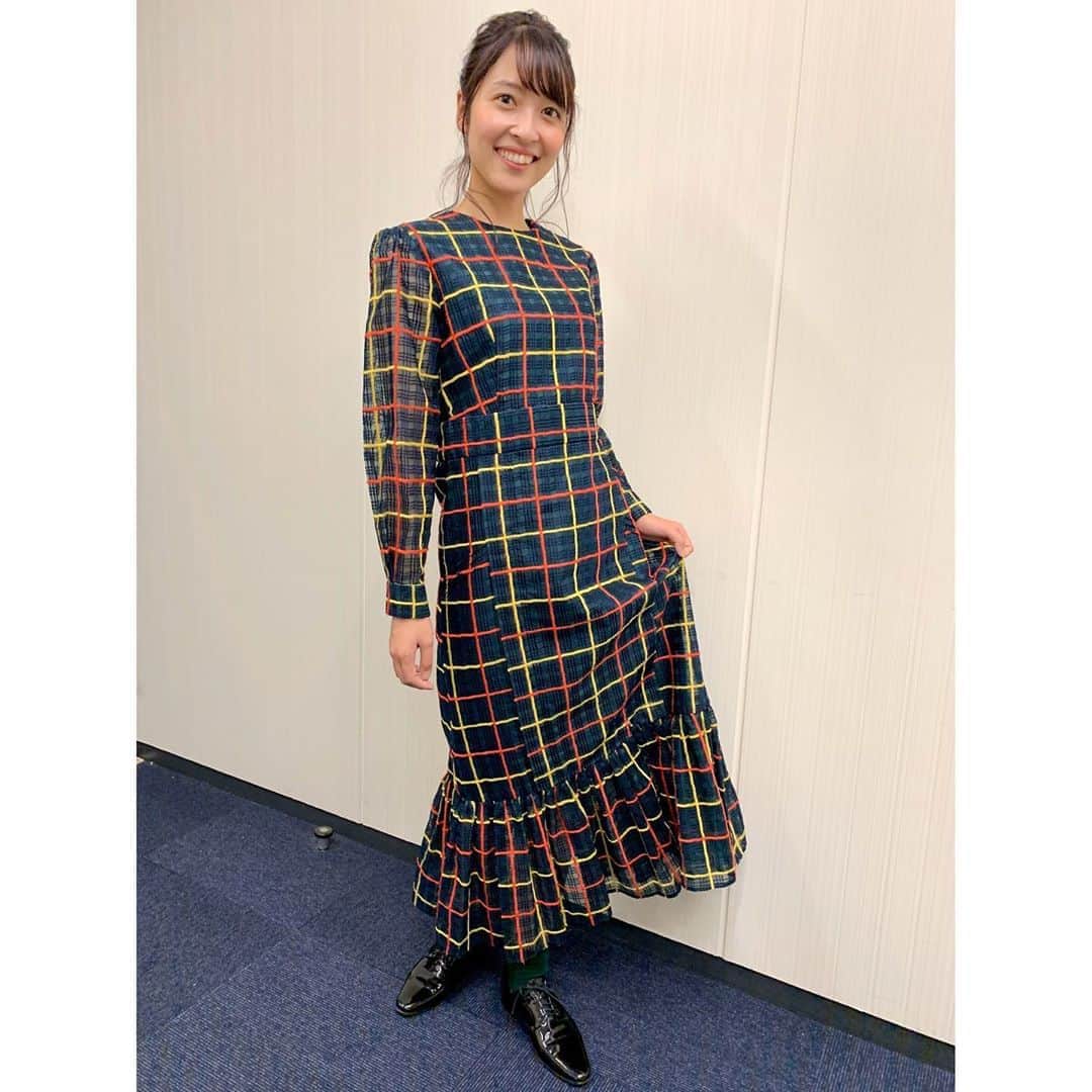 山下耀子さんのインスタグラム写真 - (山下耀子Instagram)「DAILY9の衣装は ADELLYさんでした☺️ ずっと着たかったこのワンピース！ やっと着ることができて嬉しい🥺 裾のフリルが可愛くてお気に入りです…♡ . #ADELLY #ワンピース」10月24日 20時16分 - twinkleyesy