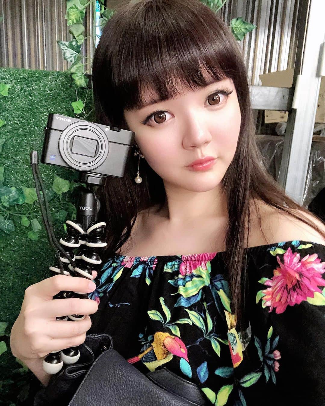 YingTzeさんのインスタグラム写真 - (YingTzeInstagram)「New Vlog Camera . 📸 ( but still shy to vlog in public 🤣) _ Do you have any tips on how to be braver ?  I’m very semangat but when I go out I feel scared ... 🤣🤣🤣🤣 #blessed #VlogWithSony #sonyrx100vii」10月24日 20時33分 - yingtze