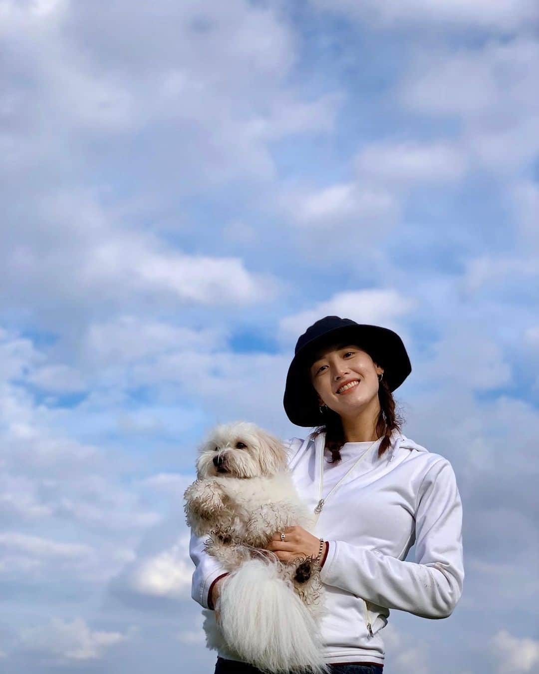 キム・ジェギョン さんのインスタグラム写真 - (キム・ジェギョン Instagram)「🌱🌳👩🏻🐶🌳🌱」10月24日 12時16分 - _kimjaekyung_