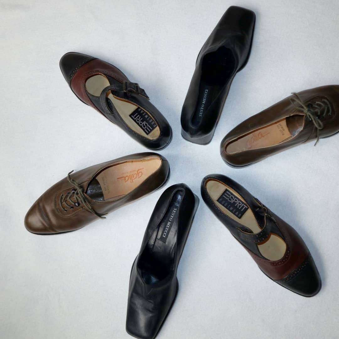 吉祥寺 古着屋 Orfeoのインスタグラム：「Vintage Leather Shoes  #orfeo #kichijoji #tokyo #vintage #used #fashion #coordinate #outfit #オルフェオ #吉祥寺 #東京 #古着 #古着屋 #ヴィンテージ #ユーズド #ファッション #コーディネート  掲載商品のお問い合わせはメールにて承っております。コメント、DMでのお問い合わせは受け付けておりませんのでご了承ください。」