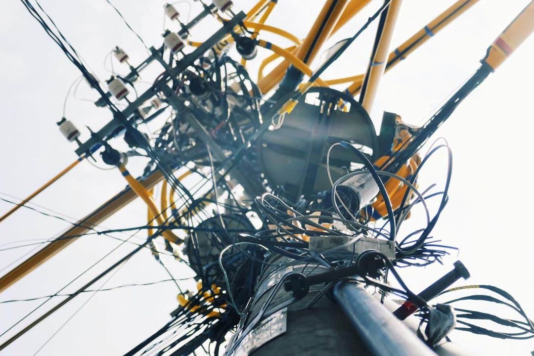 石山蓮華のインスタグラム：「#いい電線 #電線 #電柱　#electric #electriccable #electricalwires #electricwire #electricwirecable」