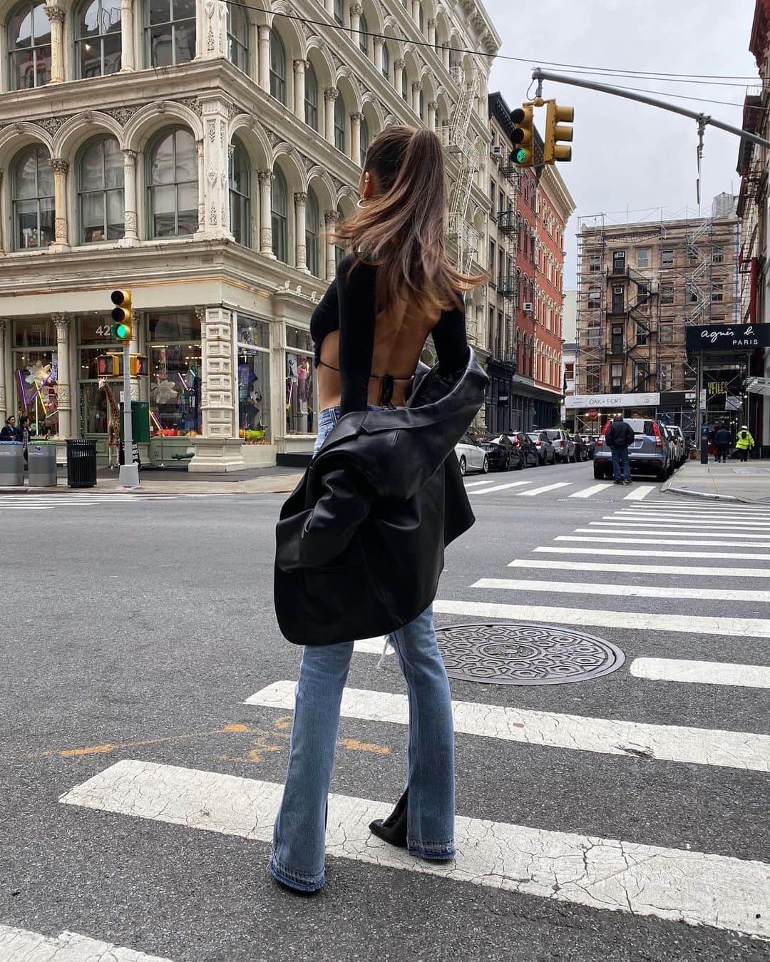 ルミ・ニーリーのインスタグラム：「New York for a second」