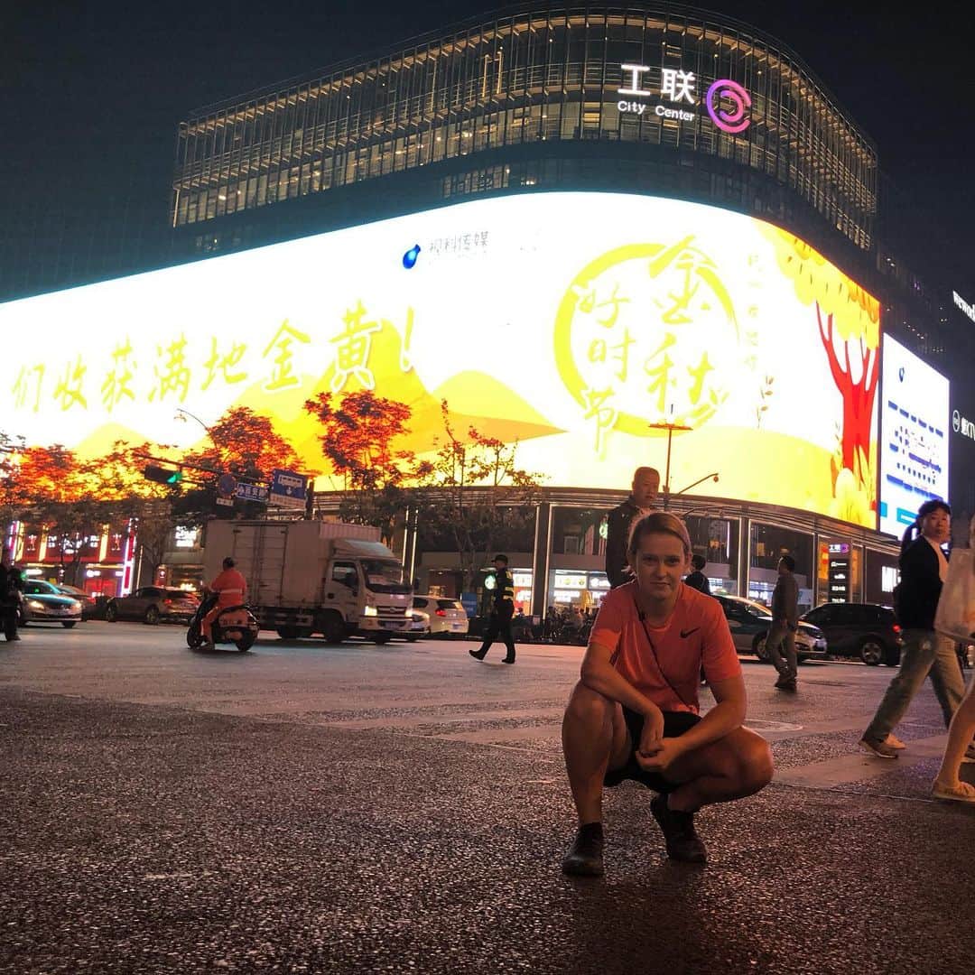 Karolina pekさんのインスタグラム写真 - (Karolina pekInstagram)「Tourist mode on🇨🇳😅🤤 #hangzhou」10月24日 13時57分 - karolinapek