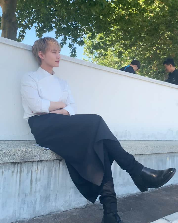 イ・ミンホのインスタグラム：「오늘 햇살이 참 좋구나.. 진미채는 어디로 가야 하는 것일 푸헿ㅎ헿」
